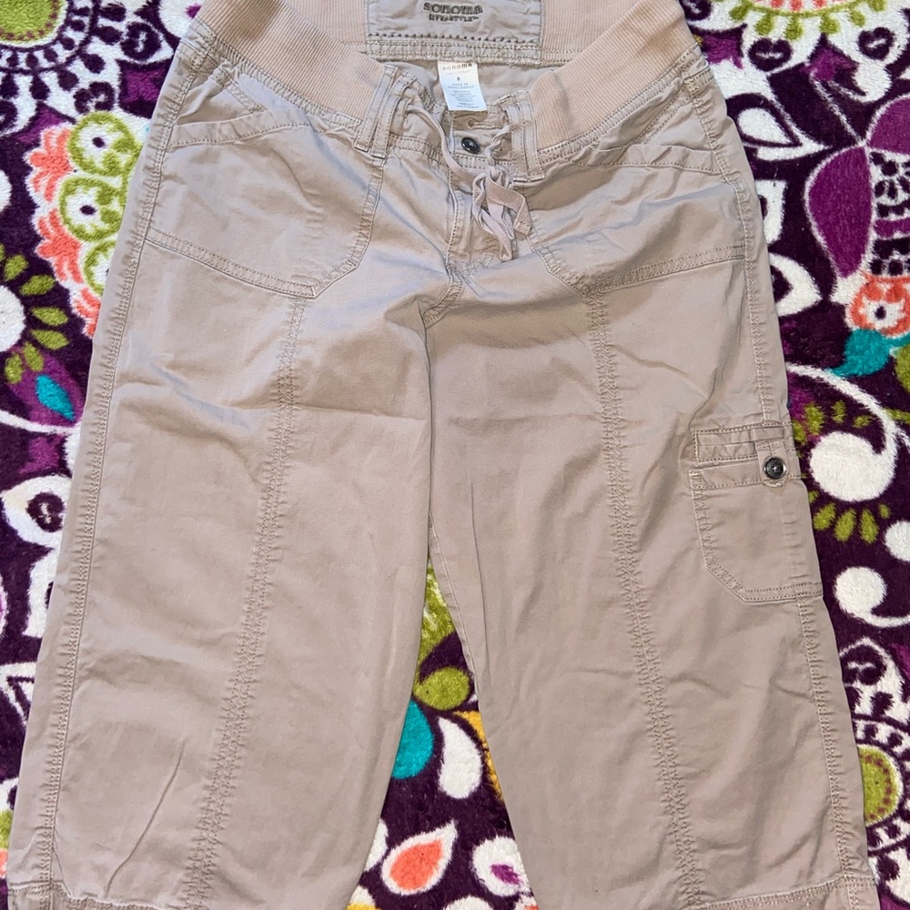 Sonoma Size 6 Khaki Capris